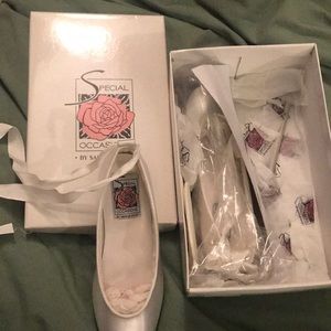 Girls sz 13 white satin shoes ballet slipper style